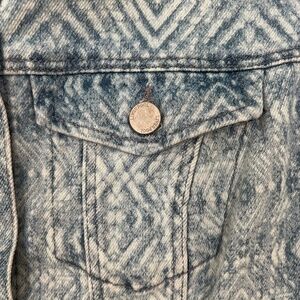 NWOT Liverpool Los Angeles Patterned Distressed Denim Jacket